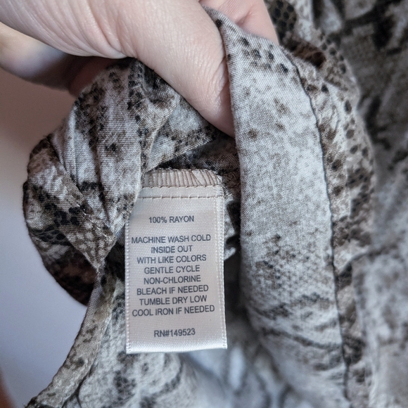 Alexander Jordan Snake Print Crop Casual Button Up - Picture 7 of 7